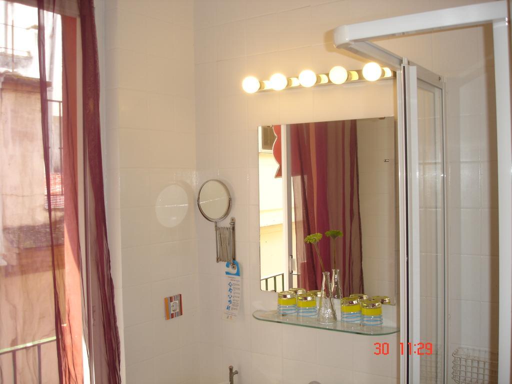 Hostal Arias Sevilla Kültér fotó