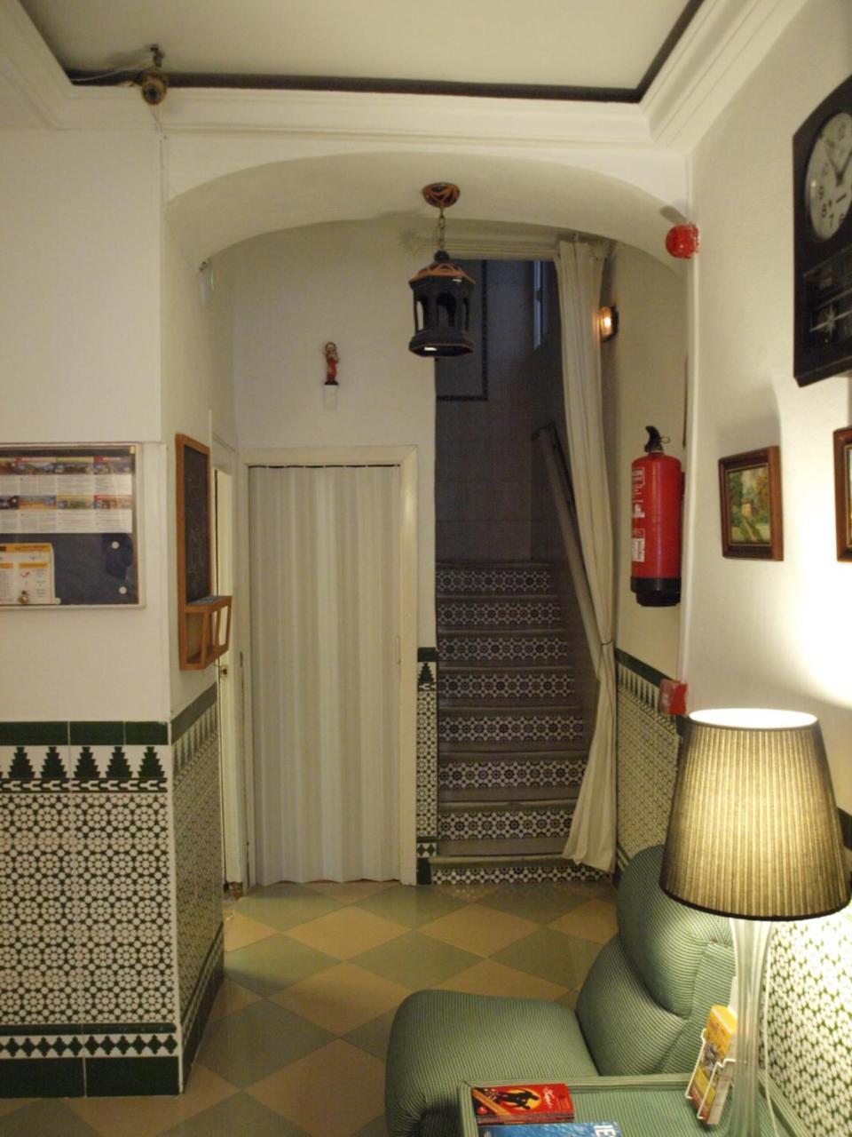 Hostal Arias Sevilla Kültér fotó