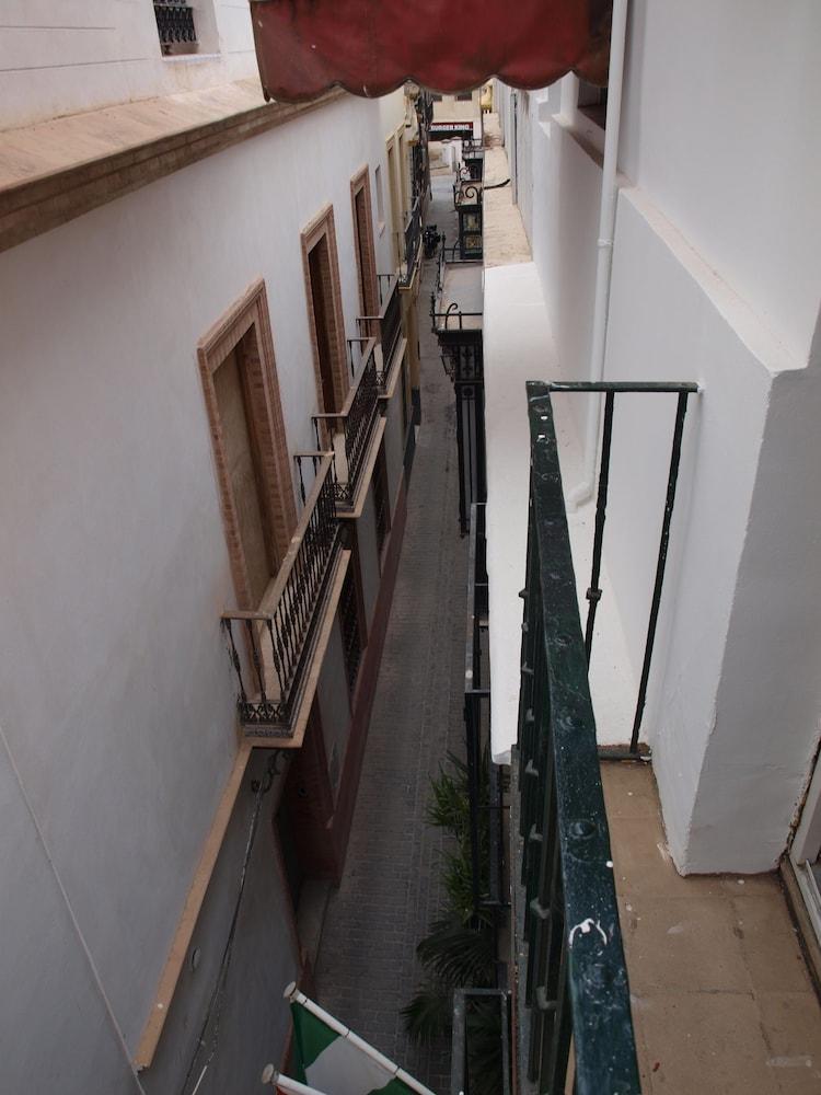 Hostal Arias Sevilla Kültér fotó